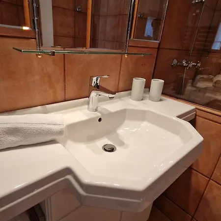 Alte Pfarrey * Neuleiningen