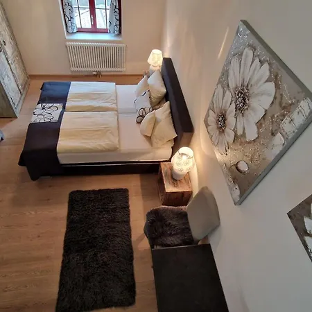 Alte Pfarrey فندق Neuleiningen