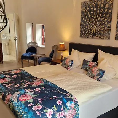 Alte Pfarrey * Neuleiningen