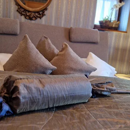 Alte Pfarrey * Neuleiningen