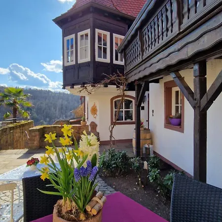 Alte Pfarrey * Neuleiningen