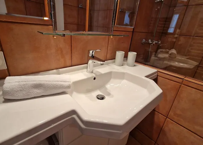 Alte Pfarrey * 뉴라이닝언