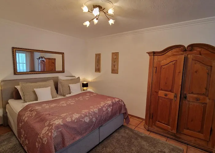 Alte Pfarrey 뉴라이닝언