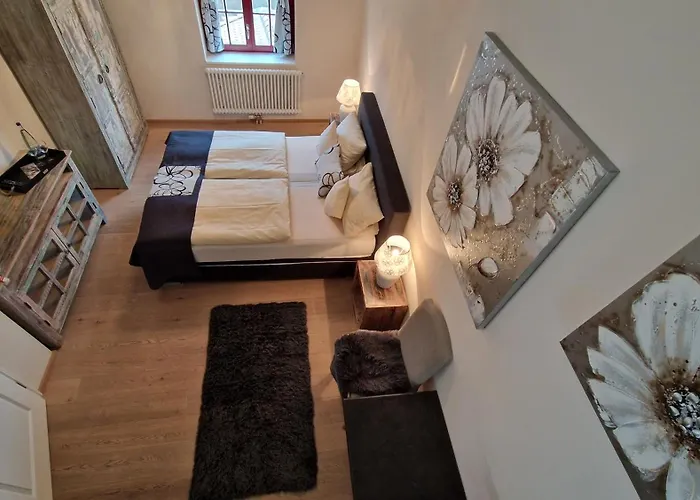 Alte Pfarrey Otel Neuleiningen