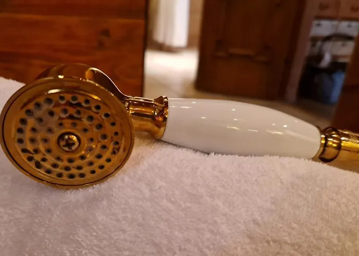 Alte Pfarrey 뉴라이닝언