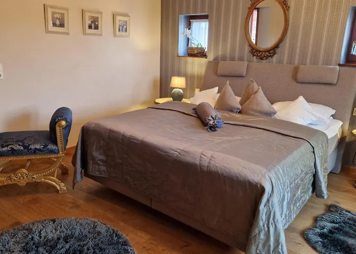 Alte Pfarrey * 뉴라이닝언