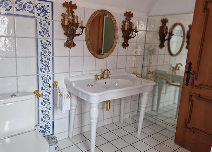 Alte Pfarrey 뉴라이닝언