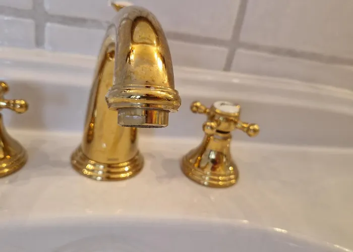 Alte Pfarrey 호텔 뉴라이닝언